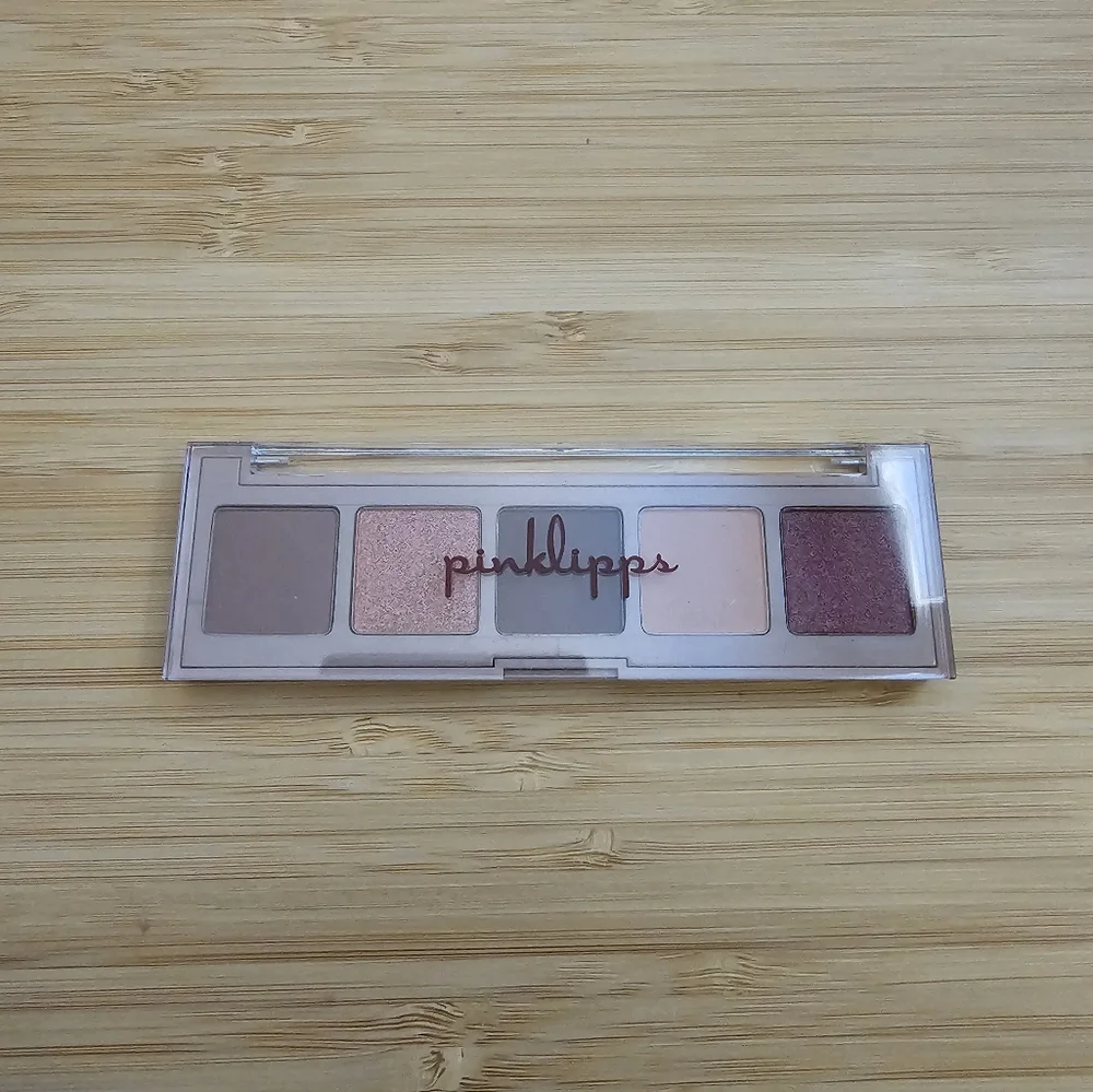 Pink Lipps Eye shadow - Picture 1 of 4